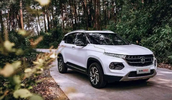 寶駿510報價及圖片 2021款寶駿510新車售價5.38萬(全款落地6.15萬)