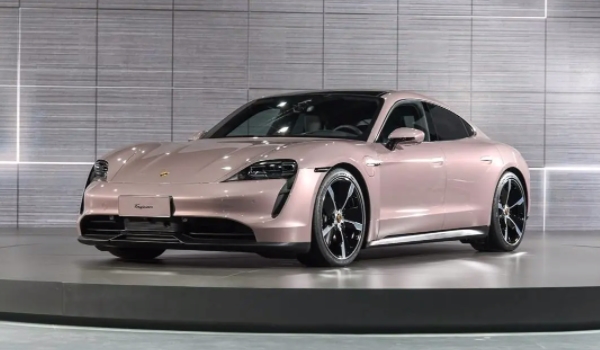 保時捷30萬一50萬車型圖片 目前沒有30萬到50萬的車型區間