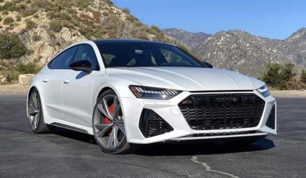 奧迪rs7落地價要多少錢 rs7落地176萬(分期首付44萬)