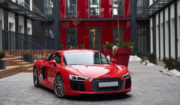 奧迪r8敞篷版多少錢 奧迪r8敞篷版新車售價232.38萬(全款落地258.85萬)