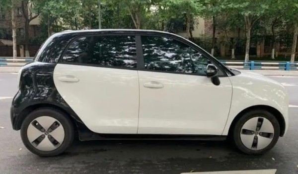 純電動汽車排名及價格一覽 榮威ei5售價14萬(續航可達501km)