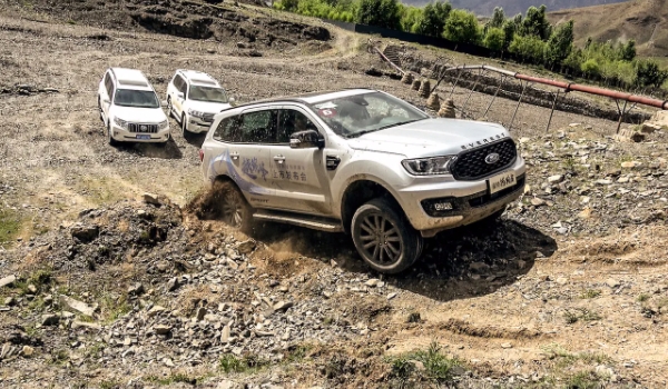 純正越野車有哪些 3款純正越野車型效果好(車身霸氣/動力沖足)