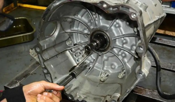 寶馬x1變速箱品牌 愛(ài)信變速箱(穩(wěn)定性高換擋平順)