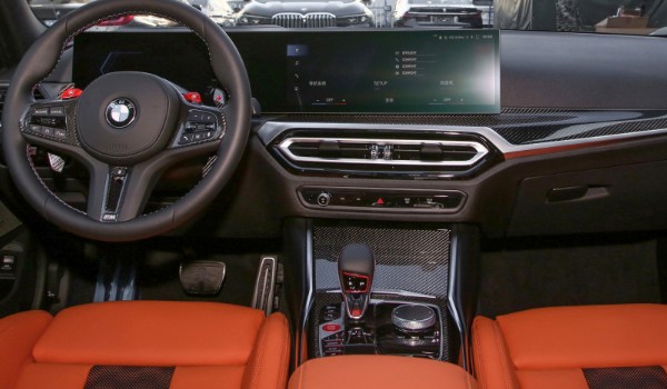 寶馬m3落地價(jià)大概多少 寶馬m3落地96萬(分期首付25萬)