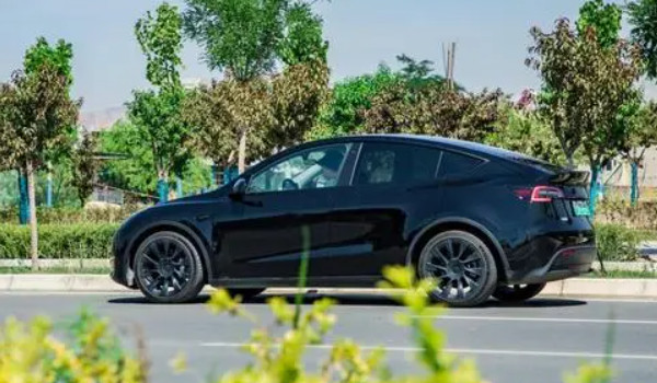 特斯拉model y參數配置 車身長達4.7米(續航可達660km)