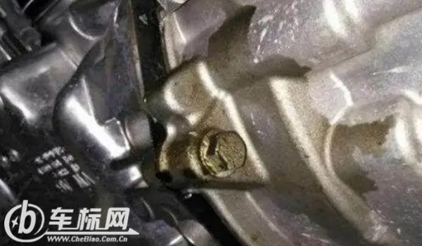 變速箱滲油不厲害需要維修嗎 根據滲油位置進行判斷(不需要維修)