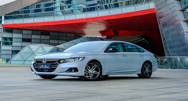 2022款本田雅閣尊貴版落地價，混動版車型燃油經濟性是亮點