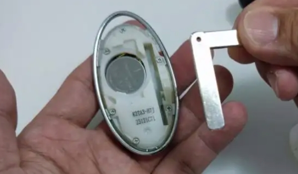 比亞迪換電池多少錢 比亞迪換電池50-300元之間(不同地點價格不同)