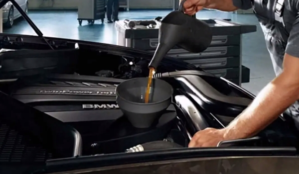 車保養一般都保養什么 更換機油/機濾/檢查車輛使用情況