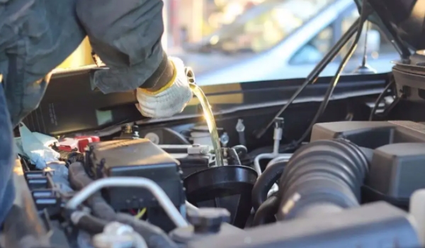 車保養一般都保養什么 更換機油/機濾/檢查車輛使用情況
