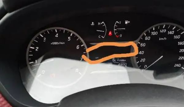 avg汽車儀表盤什么意思 是車輛的數(shù)據(jù)平均值(作為參考使用)