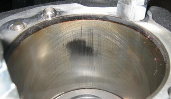 發動機敲缸用大修嗎 不需要大修(更換相應的部件即可)