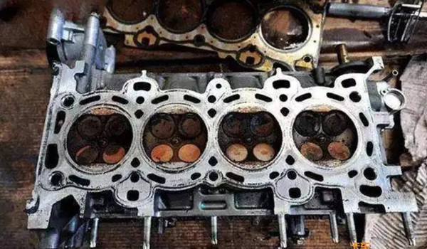 發動機敲缸用大修嗎 不需要大修(更換相應的部件即可)