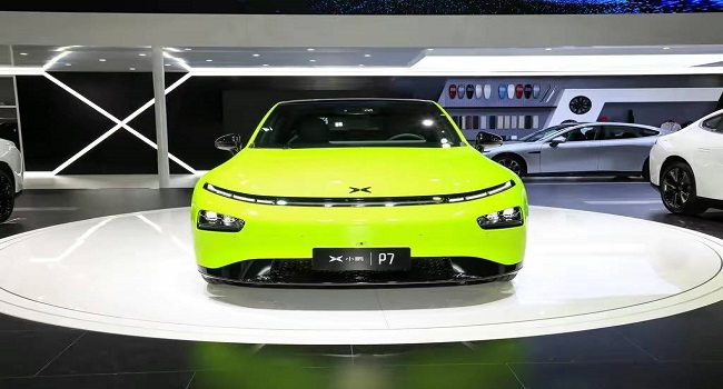 小鵬電動汽車2022款最新款價格，指導價23.99萬元新車開回家