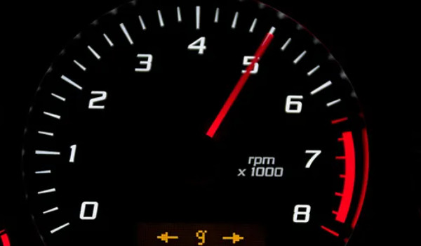 cvt起步多少轉才算暴力駕駛 超過4000轉速(損害發動機)