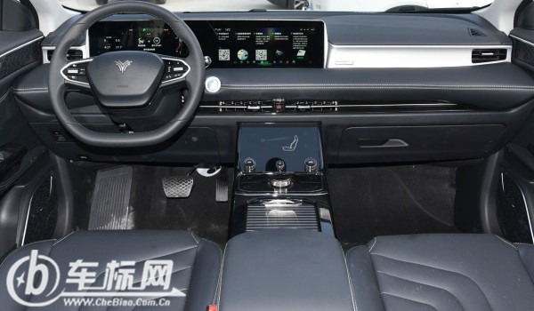 哪吒u分期首付多少錢 分期首付3萬(wàn)(36期月供2588元)