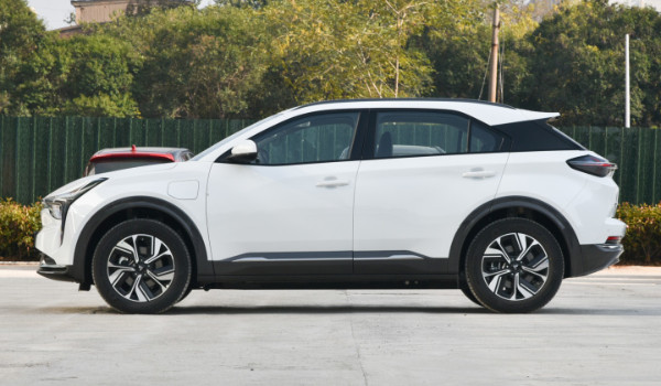 哪吒u分期首付多少錢 分期首付3萬(wàn)(36期月供2588元)