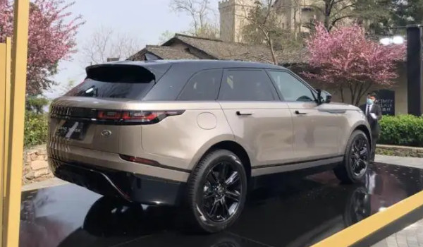 攬勝星脈油耗多少真實油耗 百公里油耗9L(油耗一公里8毛錢)