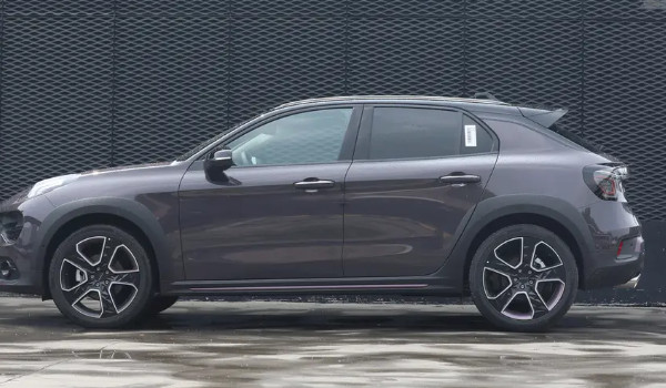 領克02分期首付多少月供多少 分期首付4萬(36期月供2797元)