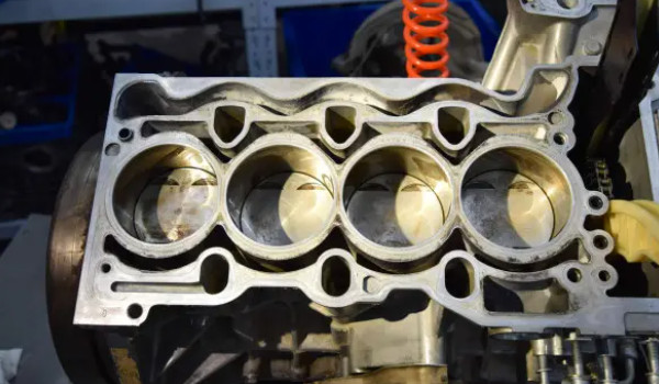 奔騰b70發動機是什么發動機 1.5T和2.0T發動機(2.0T馬力可達224匹)