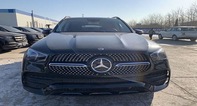 奔馳gle350最新價格2022，指導價為78.88萬元-92.33萬元豪氣沖天