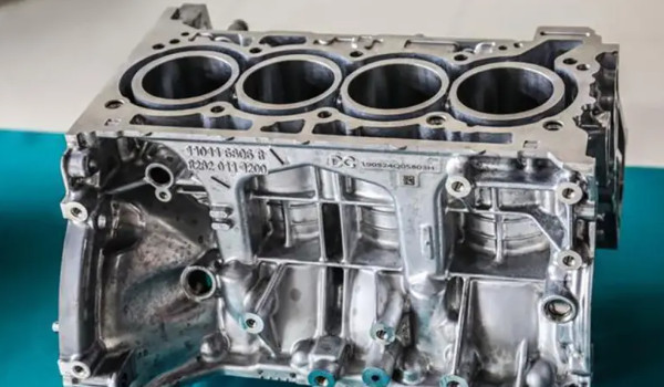 柯迪亞克用的是什么發(fā)動(dòng)機(jī) 2.0T四缸發(fā)動(dòng)機(jī)(馬力可達(dá)220匹)