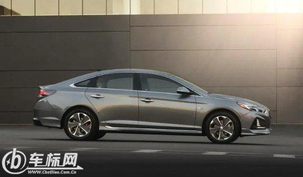 現代索納塔二手車價格 二手索納塔售價7萬(表顯里程6.48萬公里)