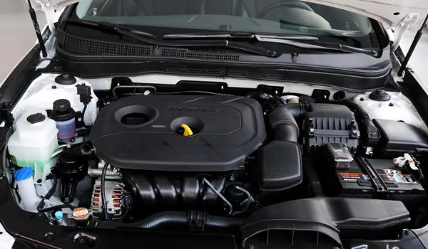 現代索納塔怎么樣值得入手嗎 油耗實測7.5L(輸出馬力可達240匹)