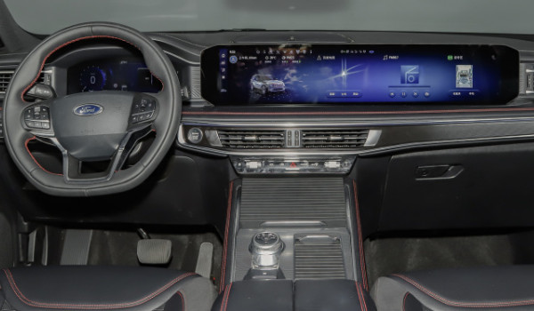 福特撼路者和探險(xiǎn)者怎么選 探險(xiǎn)者車(chē)身長(zhǎng)達(dá)5米(配置功能豐富)