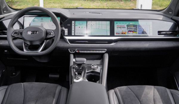 領(lǐng)克05和星越L怎么選 領(lǐng)克05馬力可達(dá)265匹(星越L車身長(zhǎng)達(dá)4.7米)