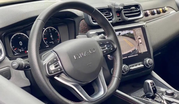 領(lǐng)克03分期首付多少錢(qián) 分期首付4萬(wàn)(36期月供2880元)