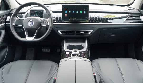 比亞迪秦plus多少錢(qián)一輛 2021款秦plus售價(jià)13萬(wàn)(落地價(jià)14萬(wàn))