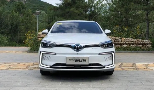 北汽新能源eu5續航 北汽新能源eu5續航350/401/416/501公里