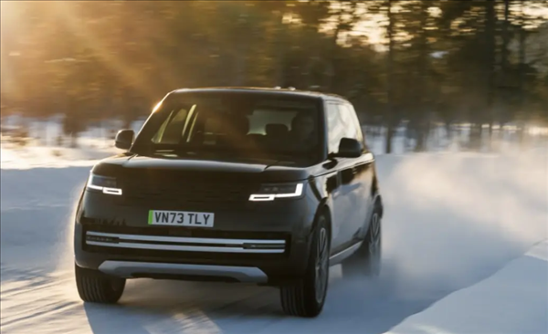 SUV大哥光環不減當年！路虎：等待購買純電攬勝的用戶已近4萬人