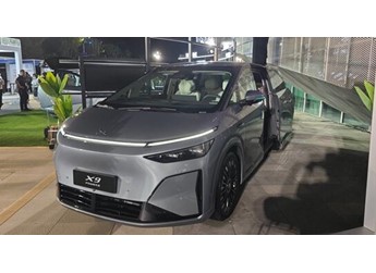 全球續(xù)航最長(zhǎng)大七座 小鵬X9增程混動(dòng)預(yù)售：35萬(wàn)起 封面圖
