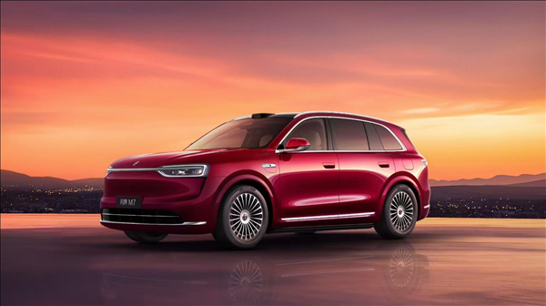 一年狂賣近20萬輛斬獲新勢力車型銷冠！全新問界M7亮相：9月上市
