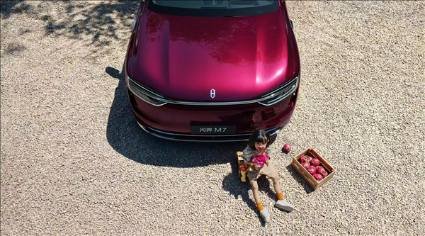 一年狂賣近20萬輛斬獲新勢力車型銷冠！全新問界M7亮相：9月上市