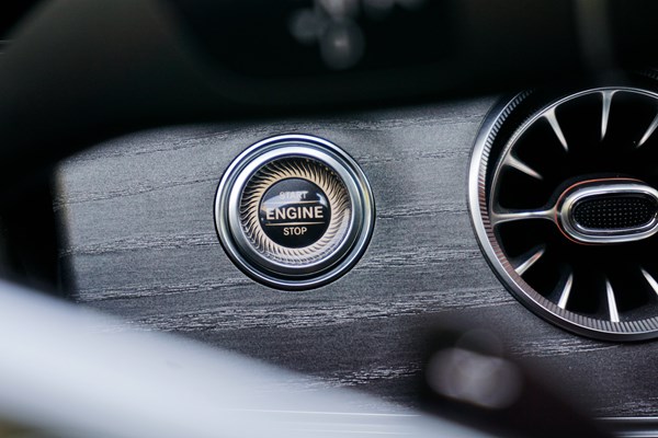 依舊很優雅 試駕全新奔馳CLS 350 4MATIC