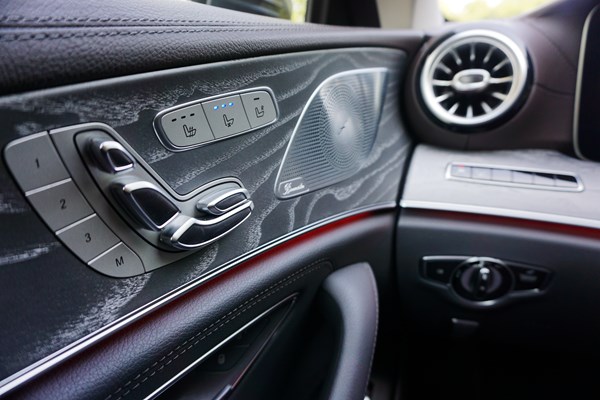 依舊很優雅 試駕全新奔馳CLS 350 4MATIC