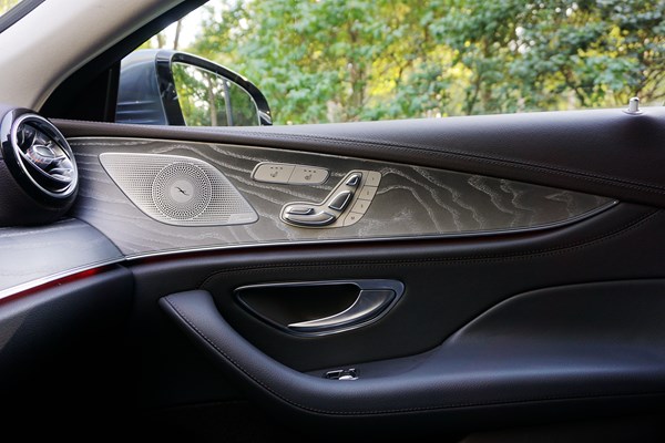 依舊很優雅 試駕全新奔馳CLS 350 4MATIC