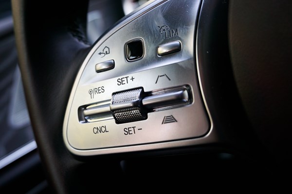 依舊很優雅 試駕全新奔馳CLS 350 4MATIC