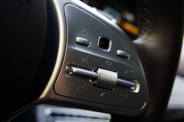 依舊很優雅 試駕全新奔馳CLS 350 4MATIC