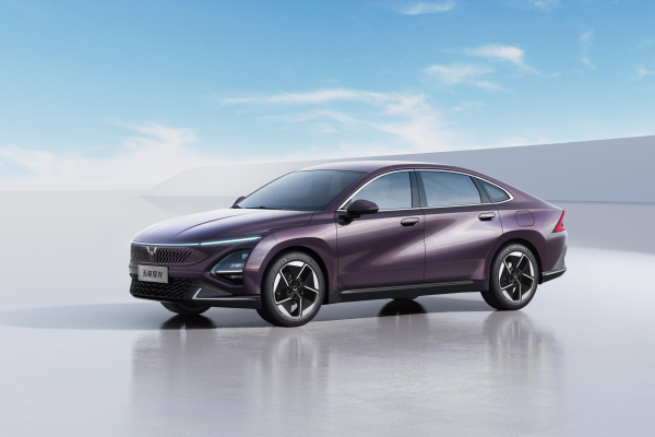 10萬價位四款混動家轎對比 比亞迪秦PLUS已經不吃香了？