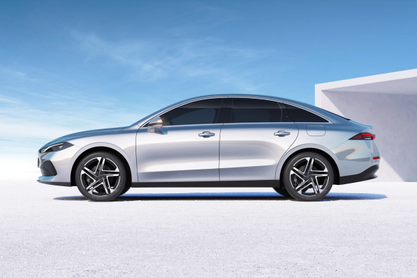 10萬價位四款混動家轎對比 比亞迪秦PLUS已經不吃香了？