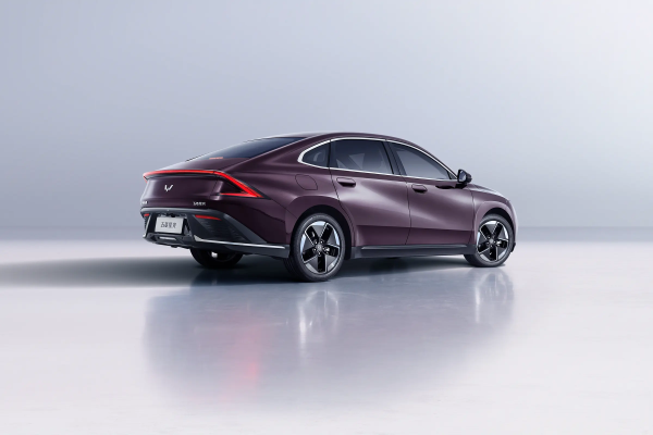 10萬價位四款混動家轎對比 比亞迪秦PLUS已經不吃香了？