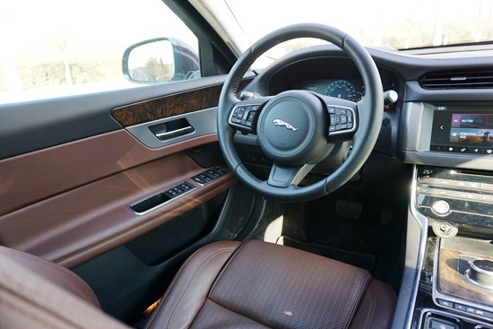 英倫經典在中國延續 試駕國產捷豹XFL