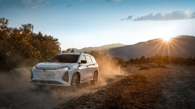 E:\長安圖片\【媒體資料夾】“經典煥新，有你真好”長安汽車春季煥新發布會\產品圖片素材\長安第三代CS75PLUS冠軍版\第三代CS75PLUS冠軍版-美圖\小圖\_XH_9673 拷貝.jpg