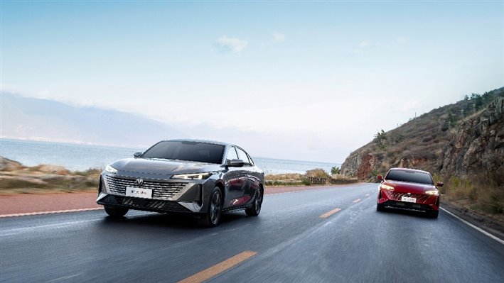 E:\長安圖片\【媒體資料夾】“經典煥新，有你真好”長安汽車春季煥新發布會\產品圖片素材\第三代逸動\美圖\小圖\_XH_6931 拷貝.jpg