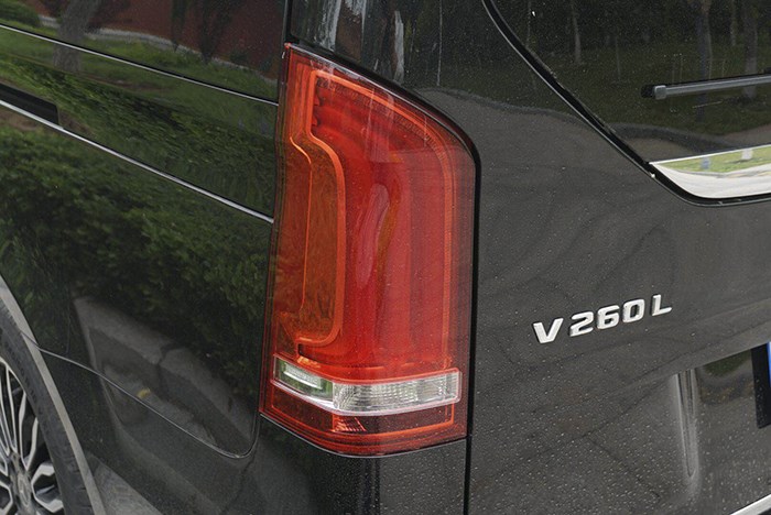 德系高端商務MPV 試駕奔馳V260L 