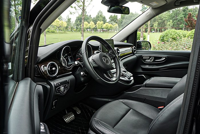 德系高端商務MPV 試駕奔馳V260L 